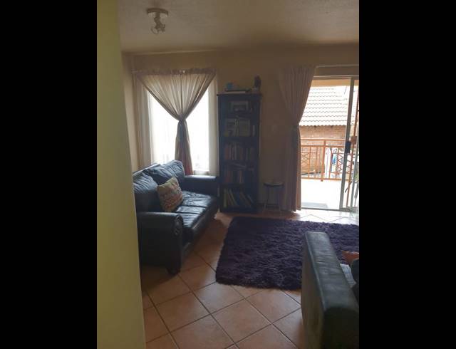 2 BEDROOM PROPERTY TO RENT IN MOOIKLOOF RIDGE ESTATE